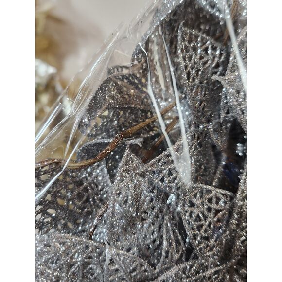 Lot of Artificial Flowers – Mixed Styles (Stems & Loose Petals) – Crafting - Picture 3 of 7